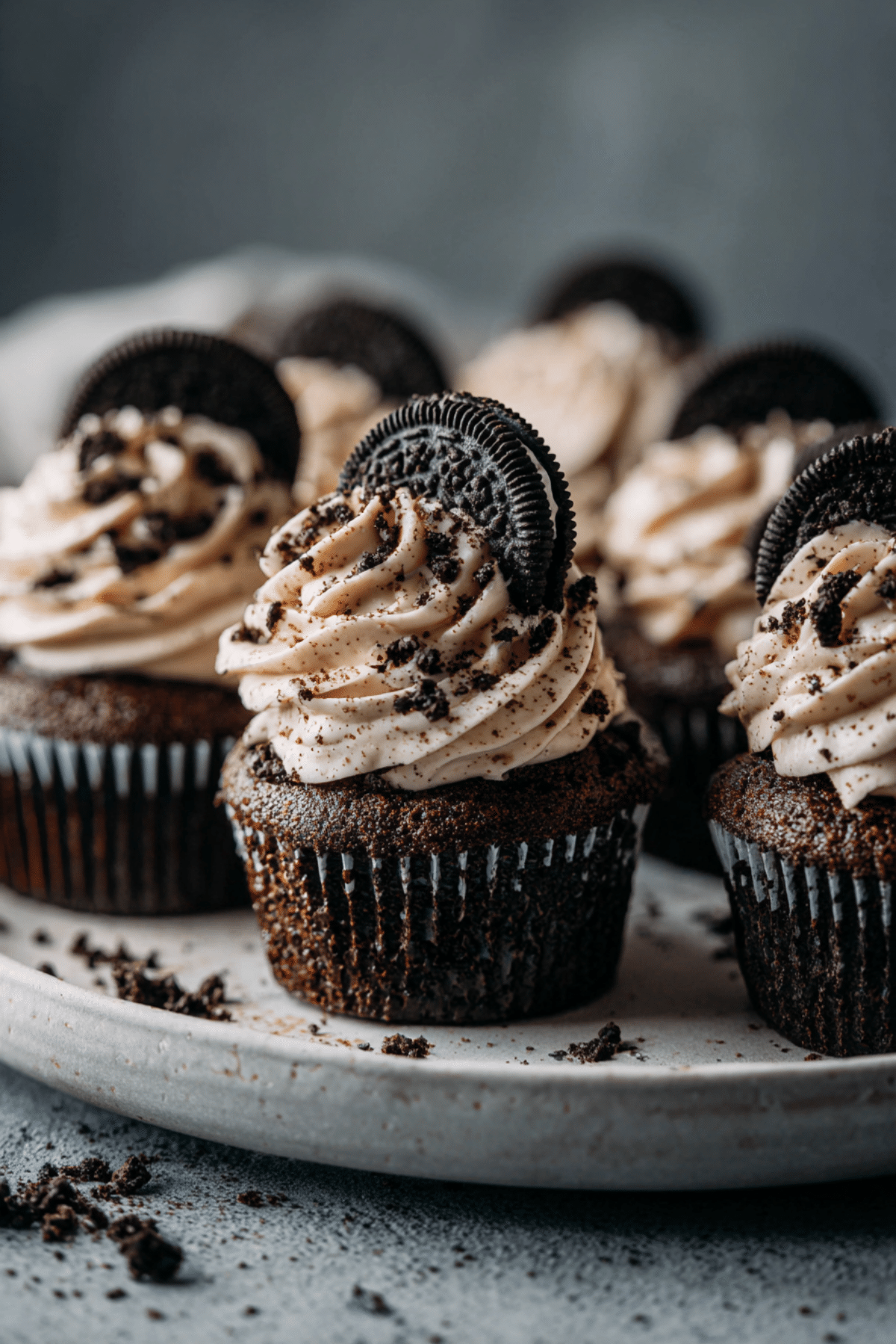 Cookies & Cream Oreo Cupcakes